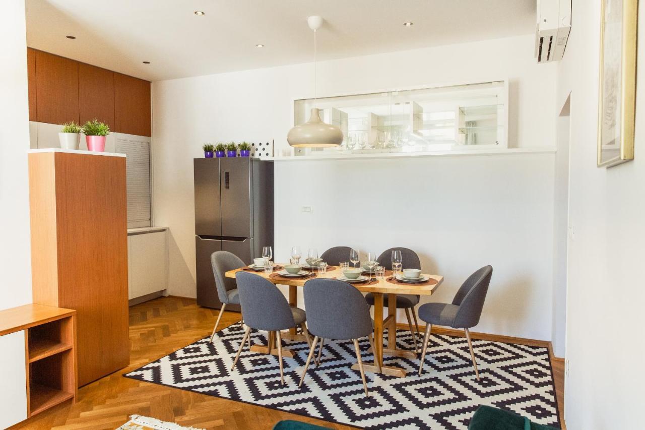 Top Location City Centre Condo In Historic Building With Free Garage Parking 卢布尔雅那 外观 照片