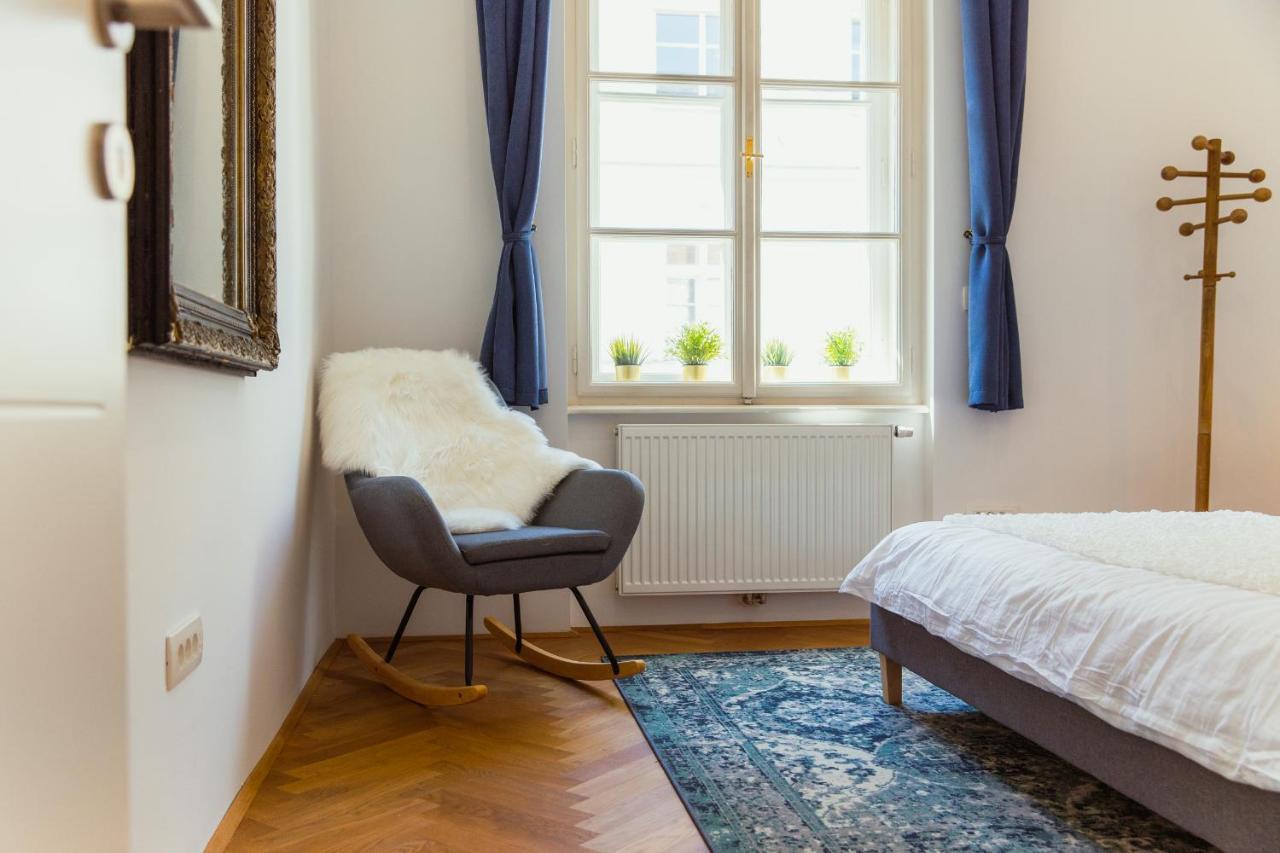 Top Location City Centre Condo In Historic Building With Free Garage Parking 卢布尔雅那 外观 照片