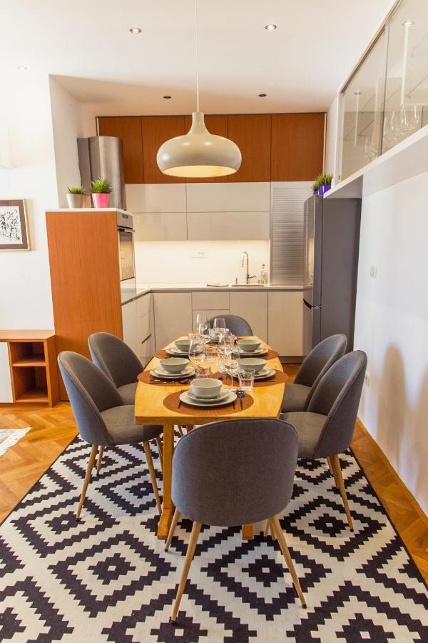 Top Location City Centre Condo In Historic Building With Free Garage Parking 卢布尔雅那 外观 照片